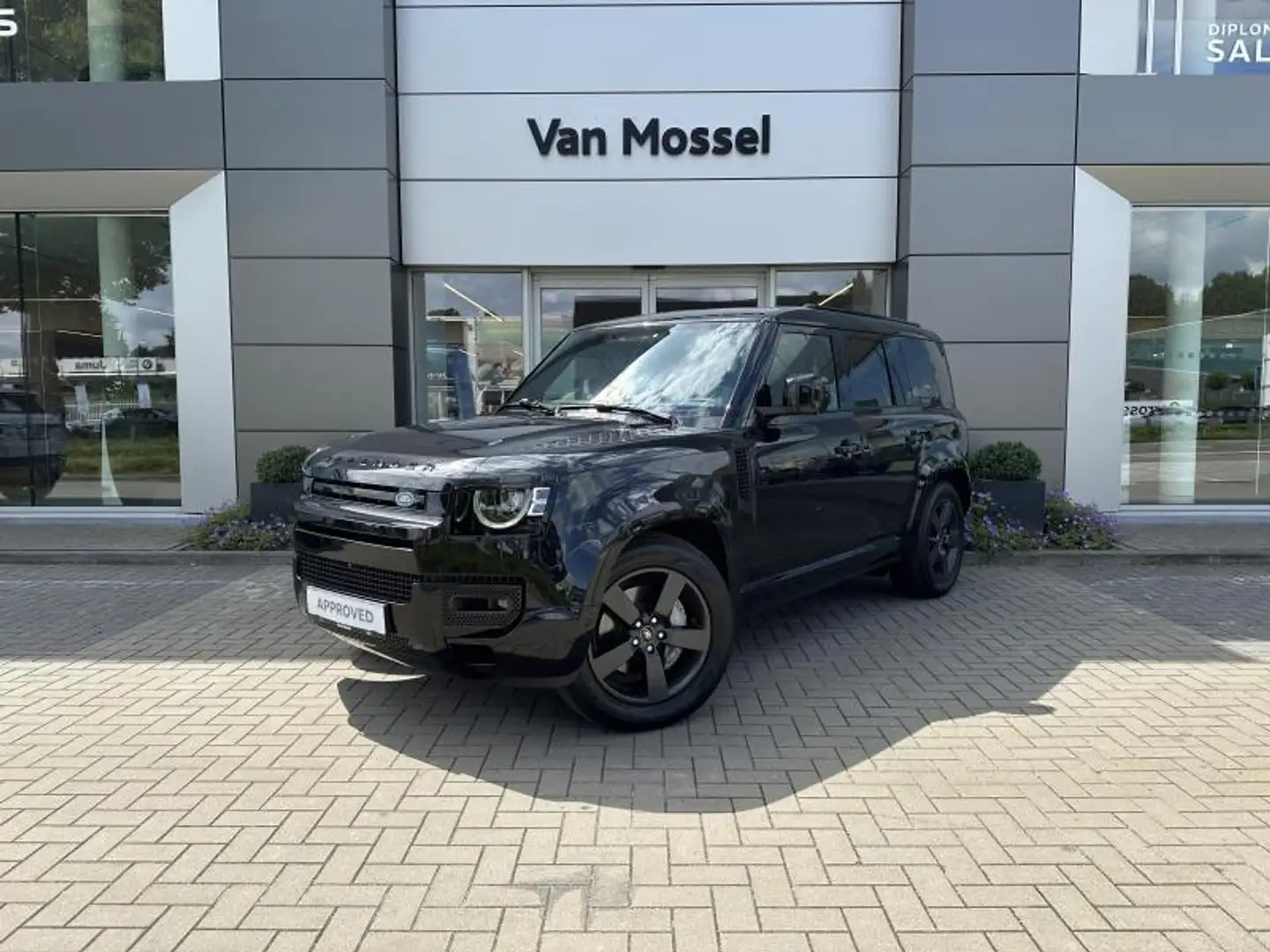 Land Rover Defender 110 D300 X-Dynamic HSE AWD Auto. 24MY Noir - 1