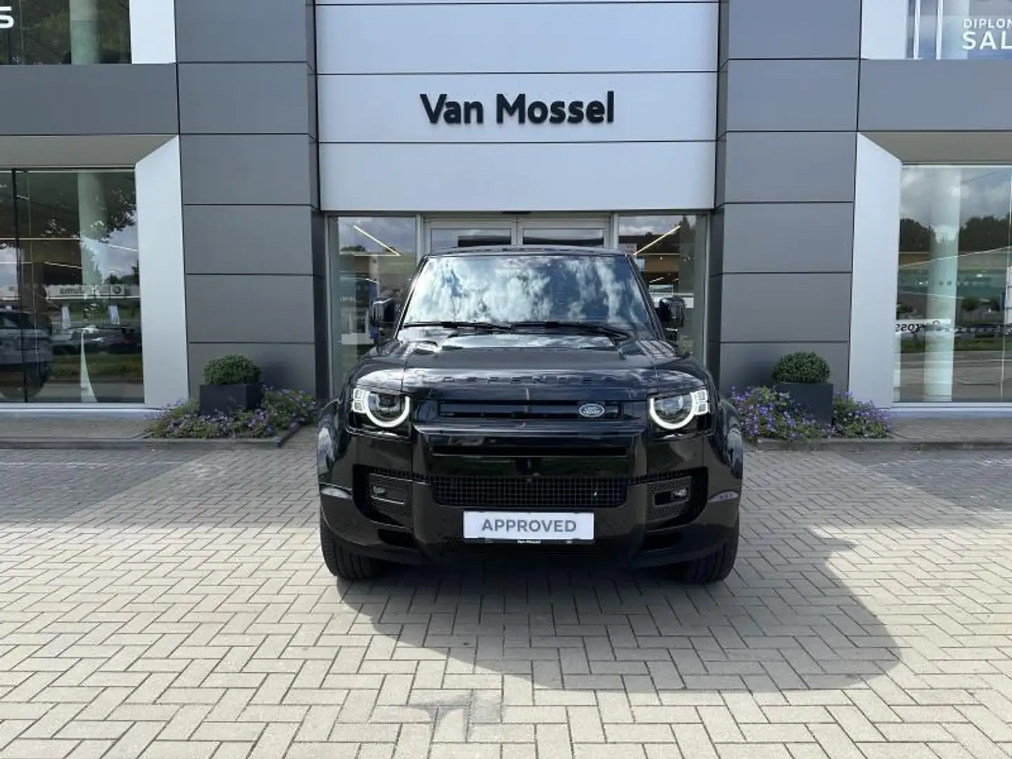 Land Rover Defender 110 D300 X-Dynamic HSE AWD Auto. 24MY Noir - 2