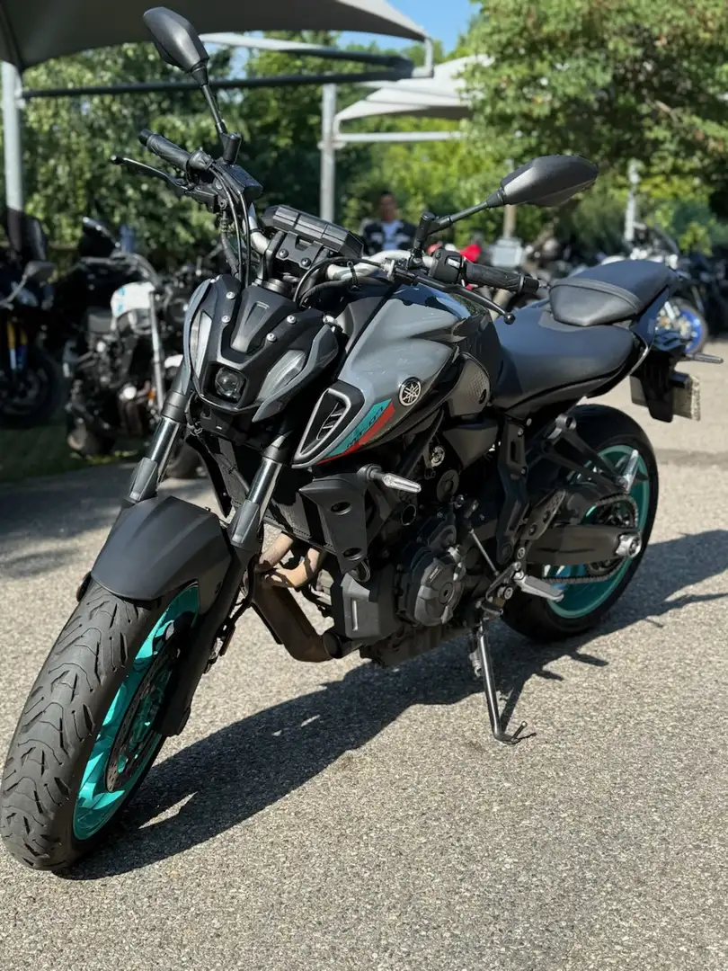 Yamaha MT-07 Gris - 1