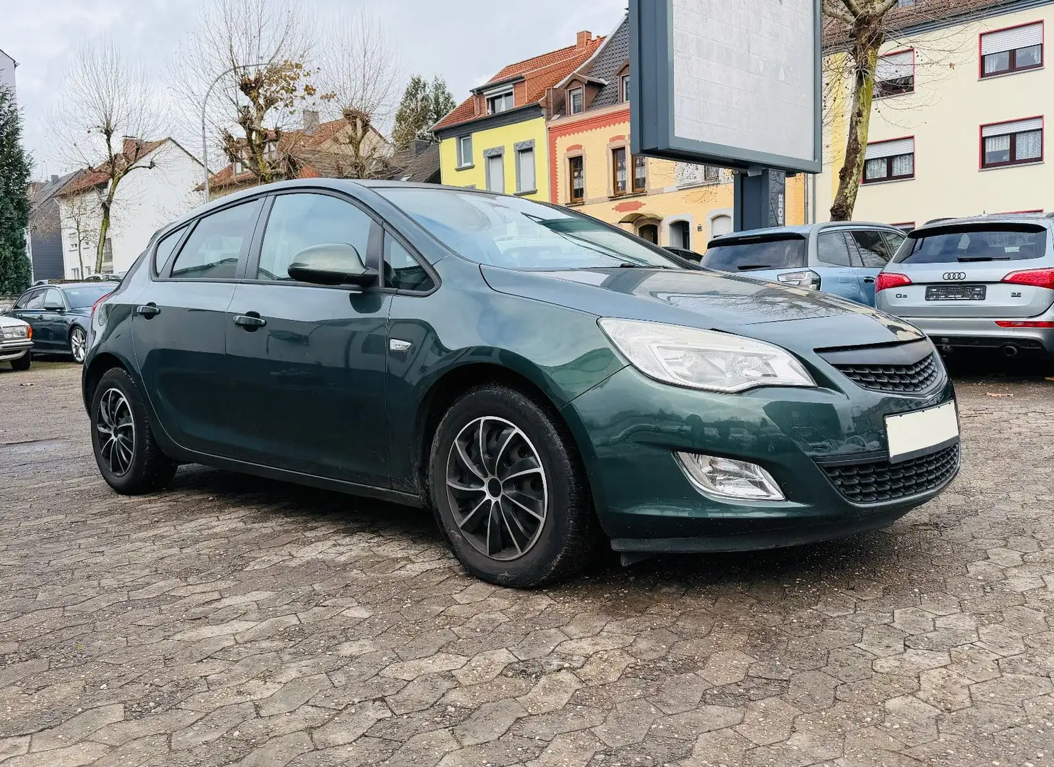 Opel Astra J 1.3 CDTi Limousine Design Edition Klima Grün - 1