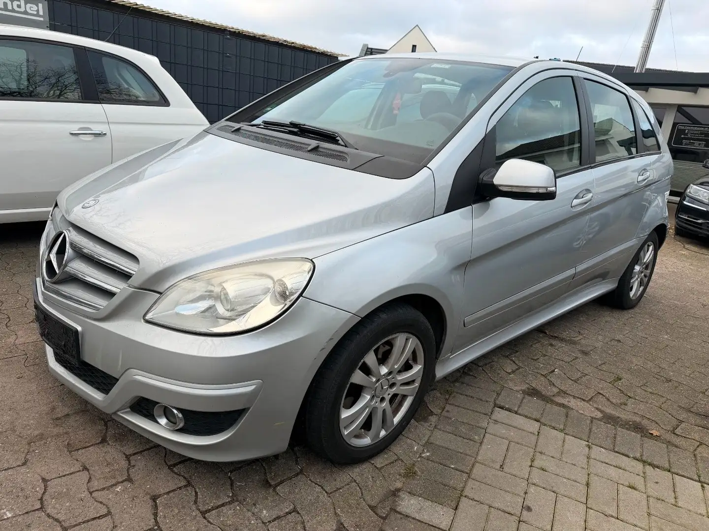 Mercedes-Benz B 180 CDI,Klima,Alu,SHZ,Multifunktionslenkrad Silber - 1