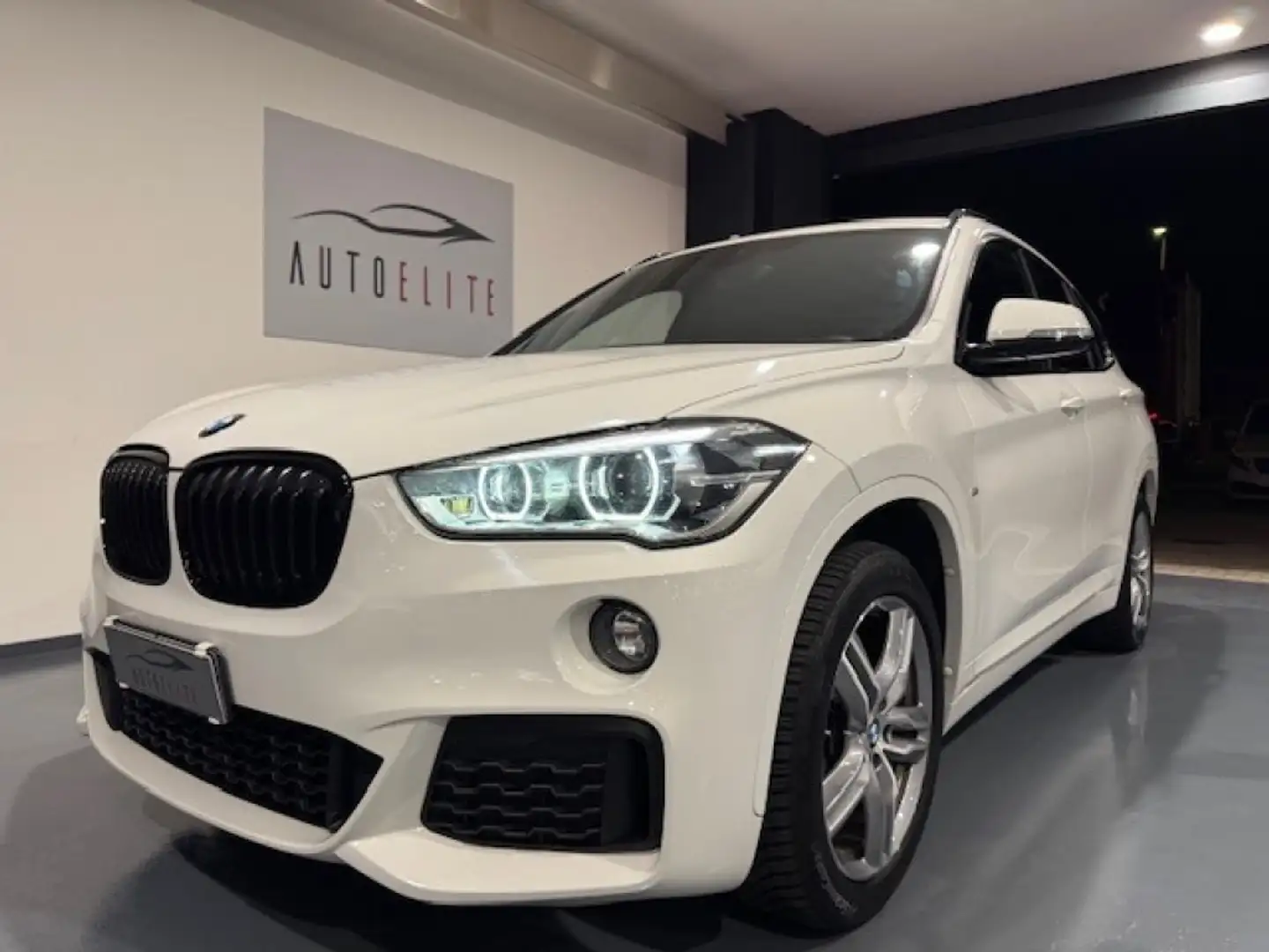 BMW X1 SDrive M-SPORT+BLACK EDITION Wit - 1