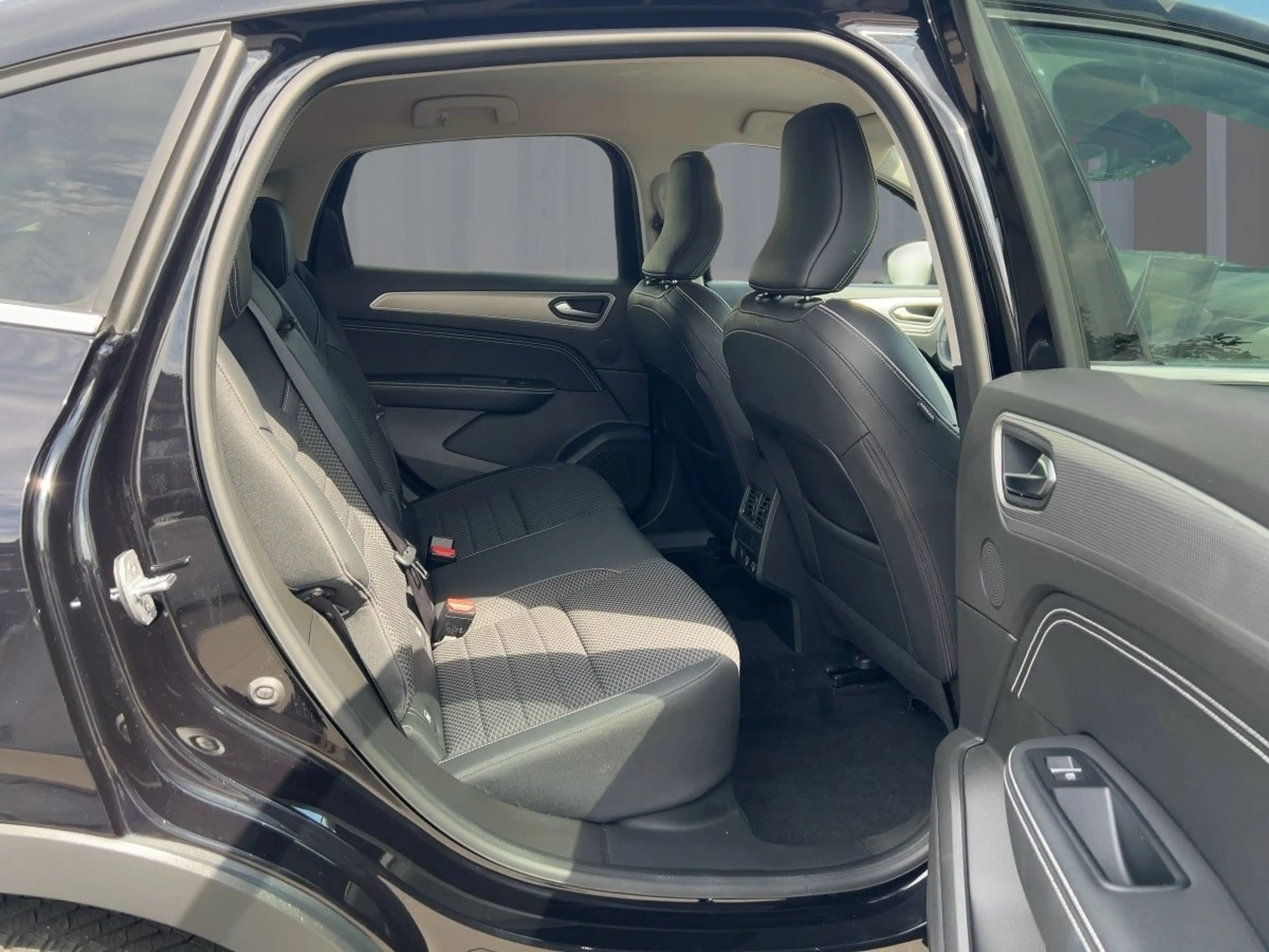 Renault Arkana TECHNO TCe 140 EDC CarPlay/Comfort-Pack — photo 9