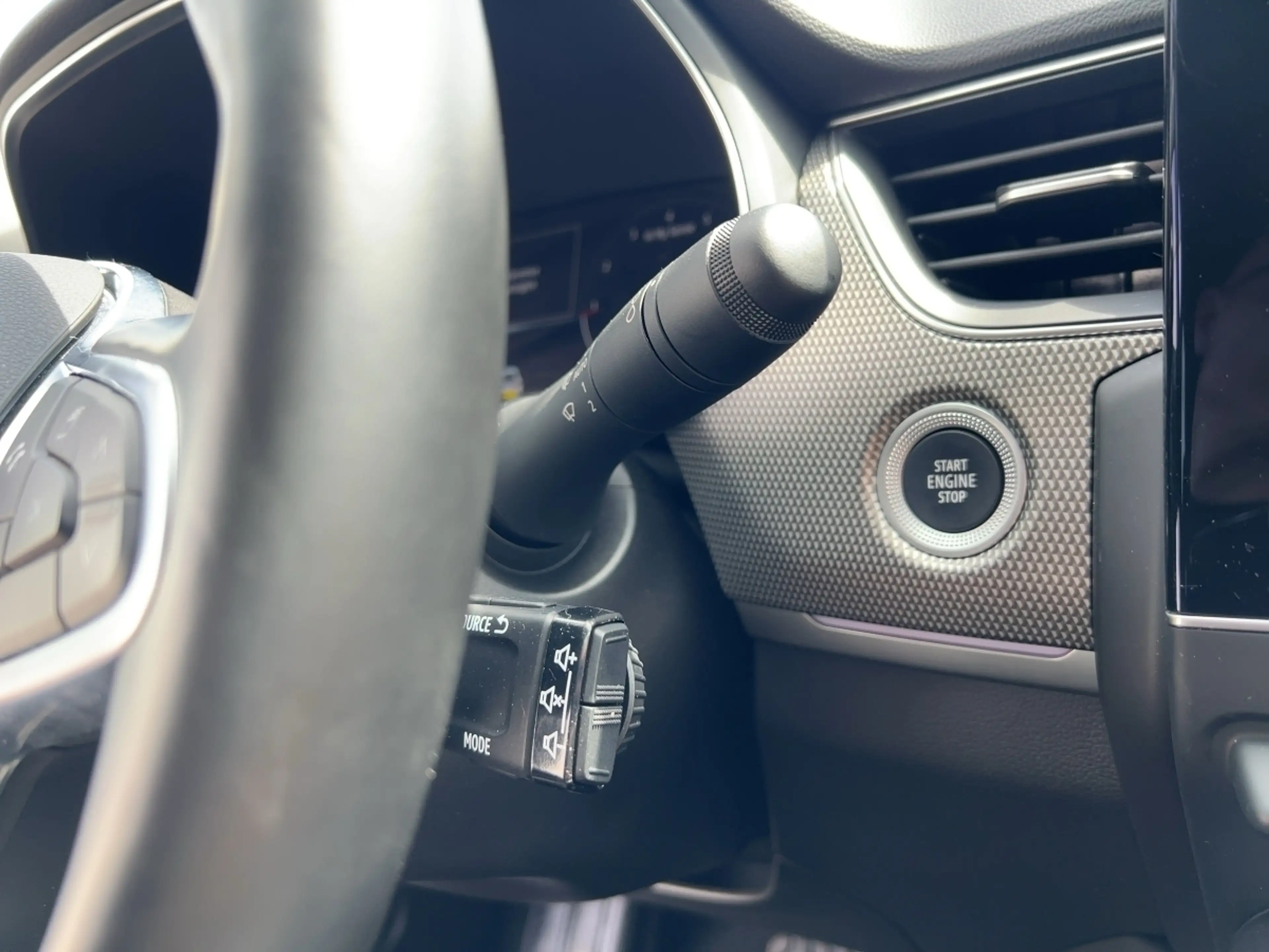 Renault Arkana TECHNO TCe 140 EDC CarPlay/Comfort-Pack — photo 16
