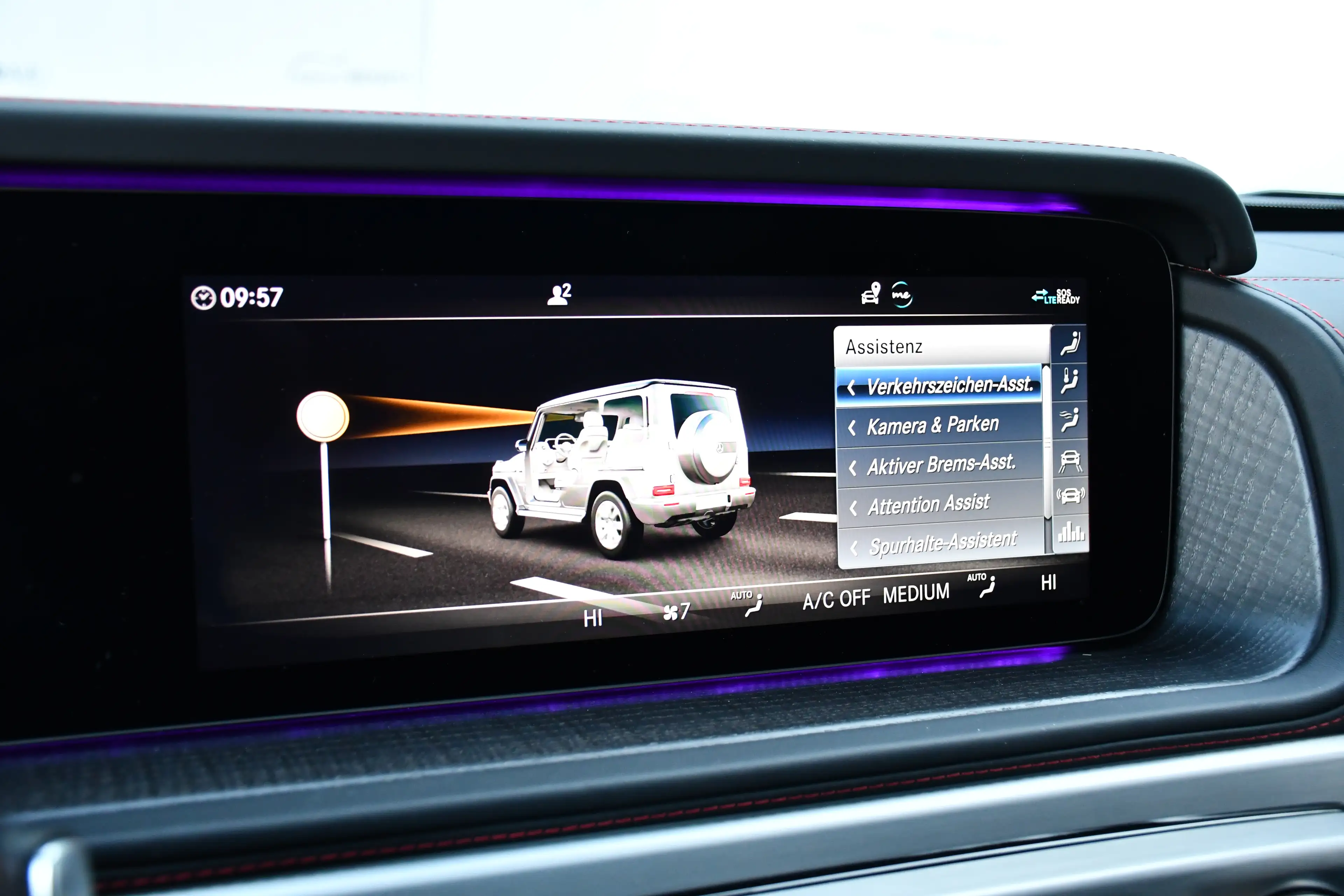 Mercedes-Benz G 400 d AWD AMG-Line*Virtual*Kamera*Navi*Leder*AHK* — photo 14