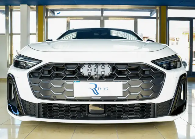 Audi A5 view 4