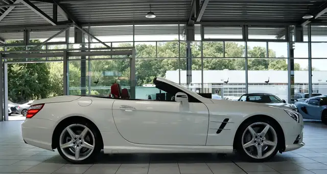 Mercedes-Benz SL view 7