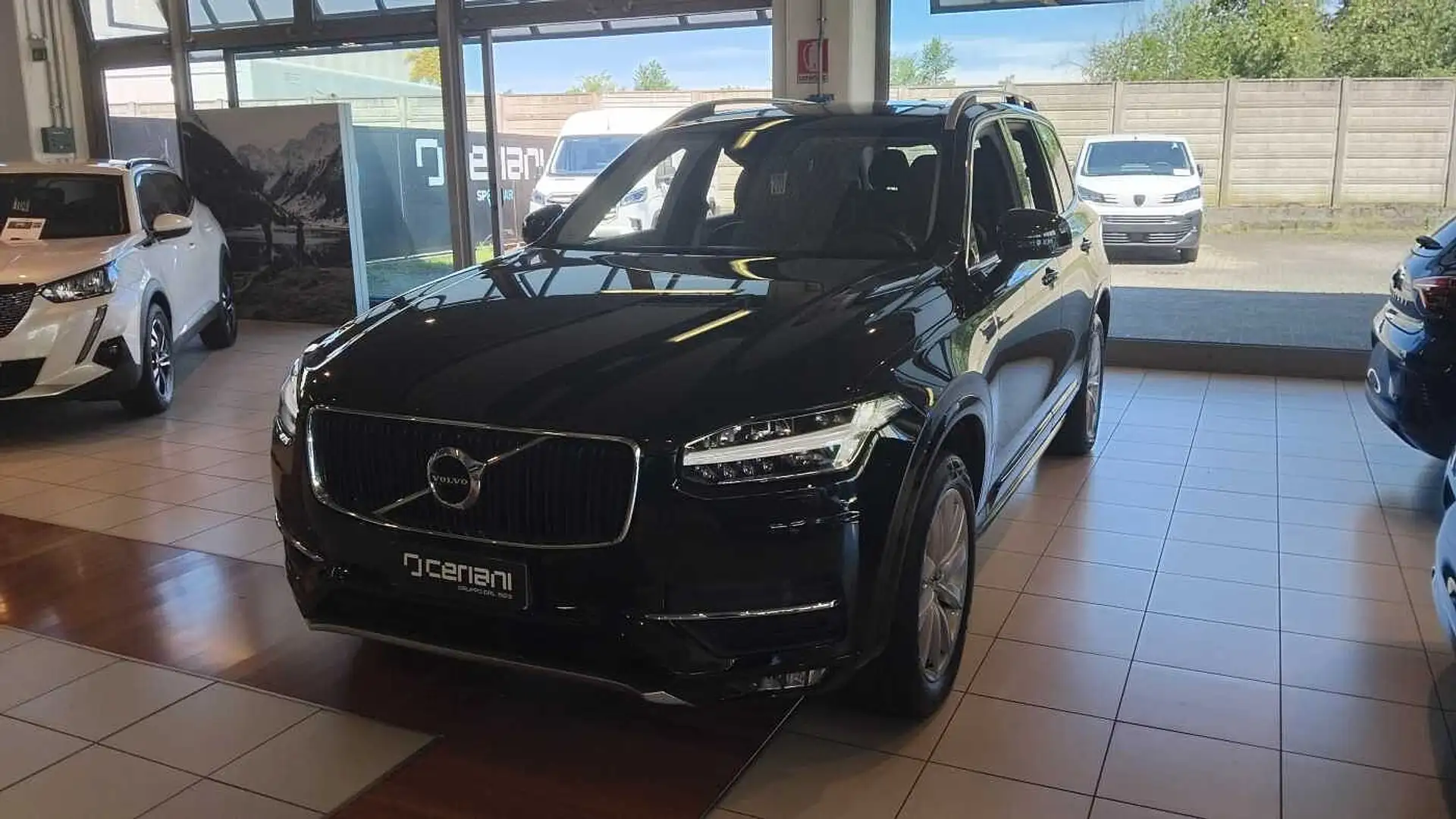 Volvo XC90 D5 AWD Momentum Gear 7 posti Negro - 1
