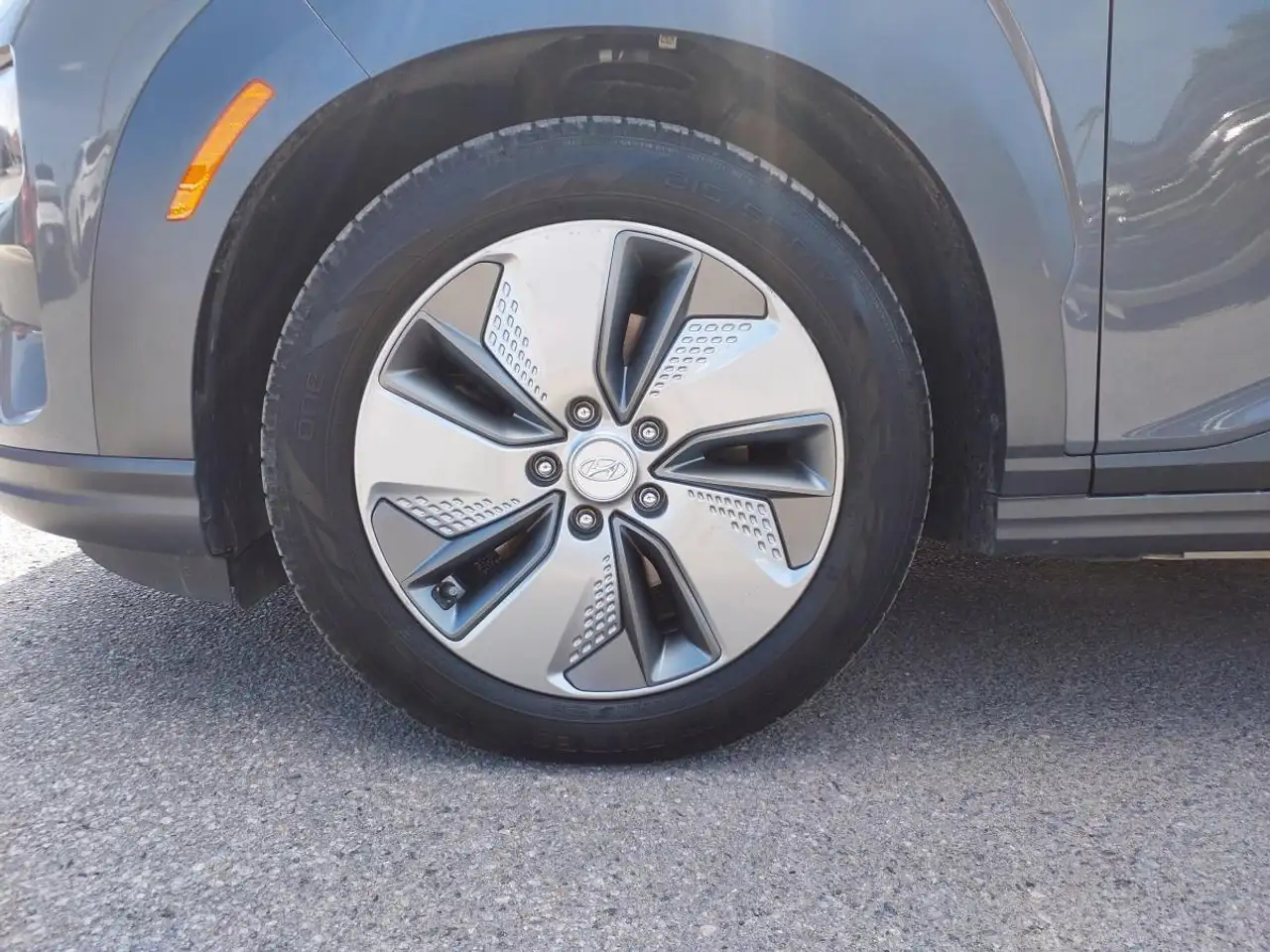 Hyundai KONA снимка Hyundai KONA