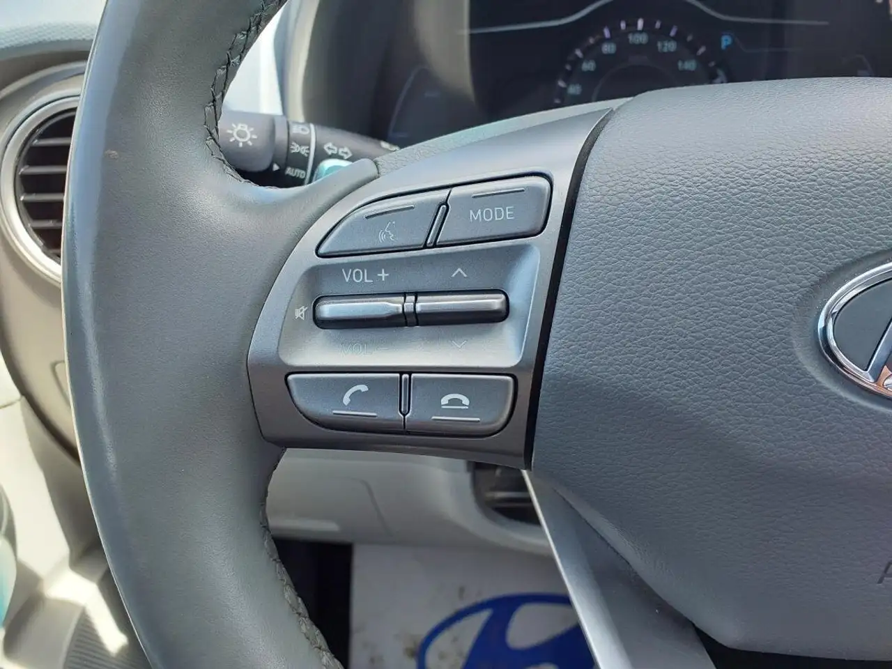 Hyundai KONA снимка Hyundai KONA