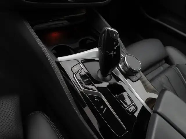 BMW 5 Series view 23
