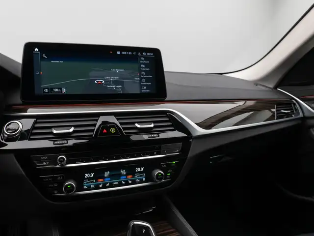 BMW 5 Series view 22