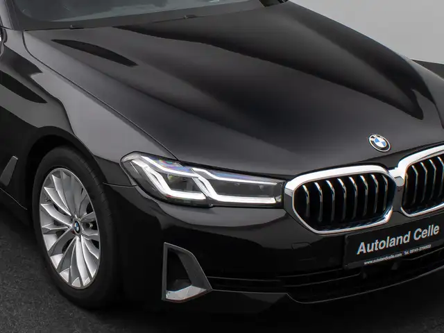 BMW 5 Series view 19