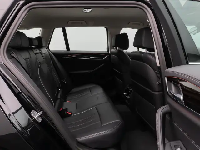 BMW 5 Series view 27