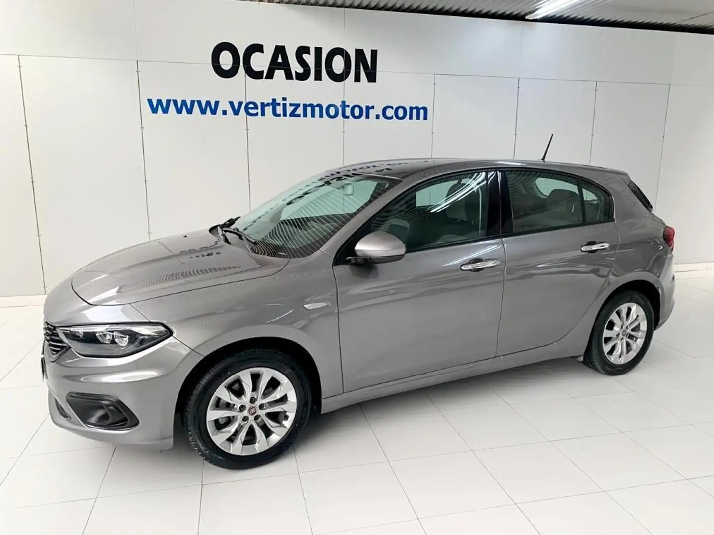Fiat Tipo 1.3 Multijet II Lounge Grijs - 1