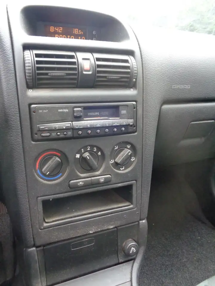 Opel Astra 1.6-16V Club, foto 6