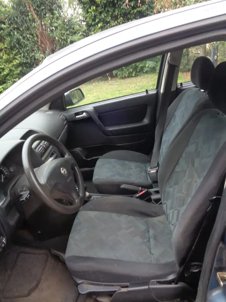 Opel Astra 1.6-16V Club, foto 4