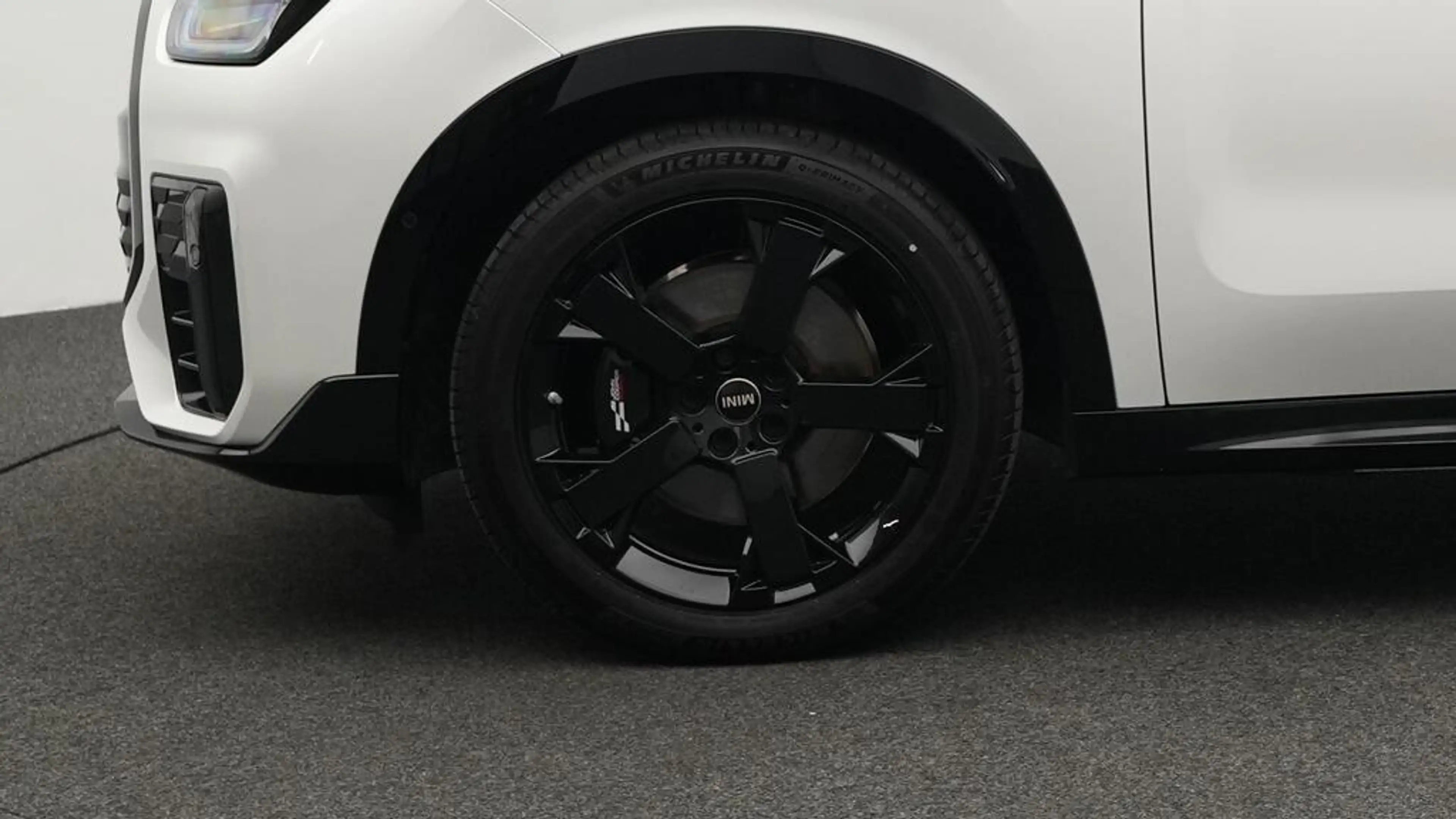 MINI Countryman SE All4 John Cooper Works Trim — photo 13