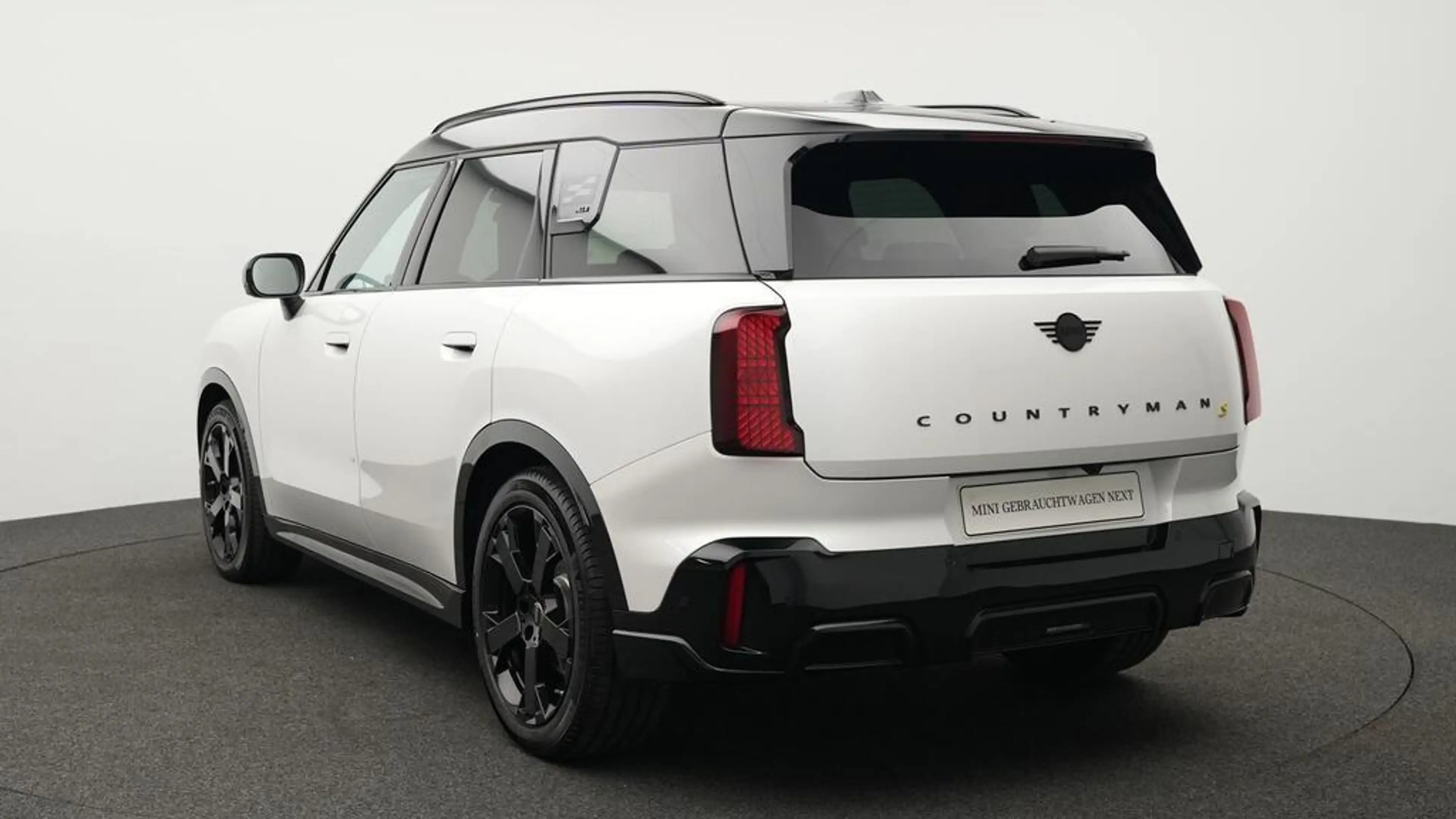 MINI Countryman SE All4 John Cooper Works Trim — photo 4