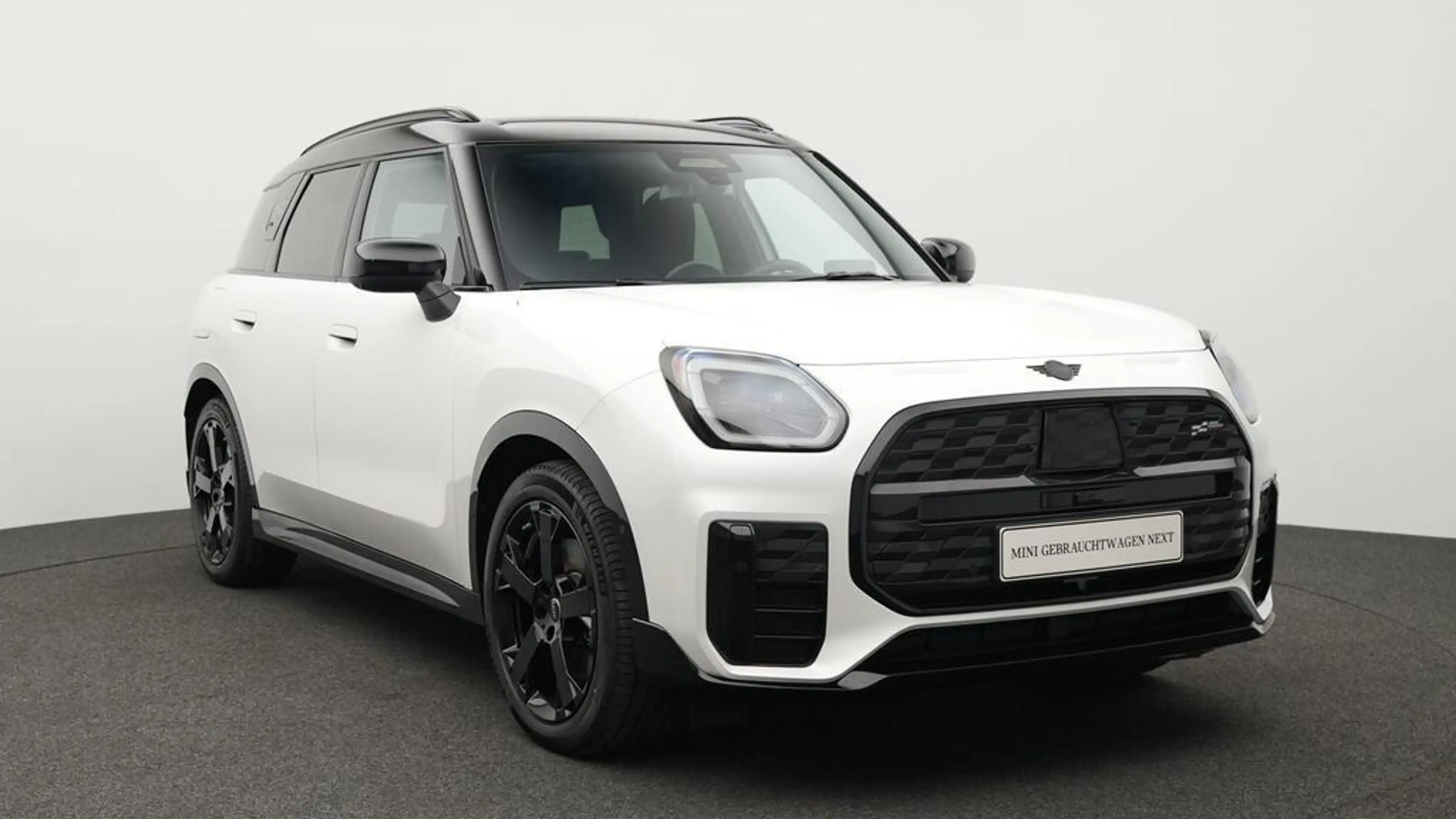 MINI Countryman SE All4 John Cooper Works Trim — photo 15