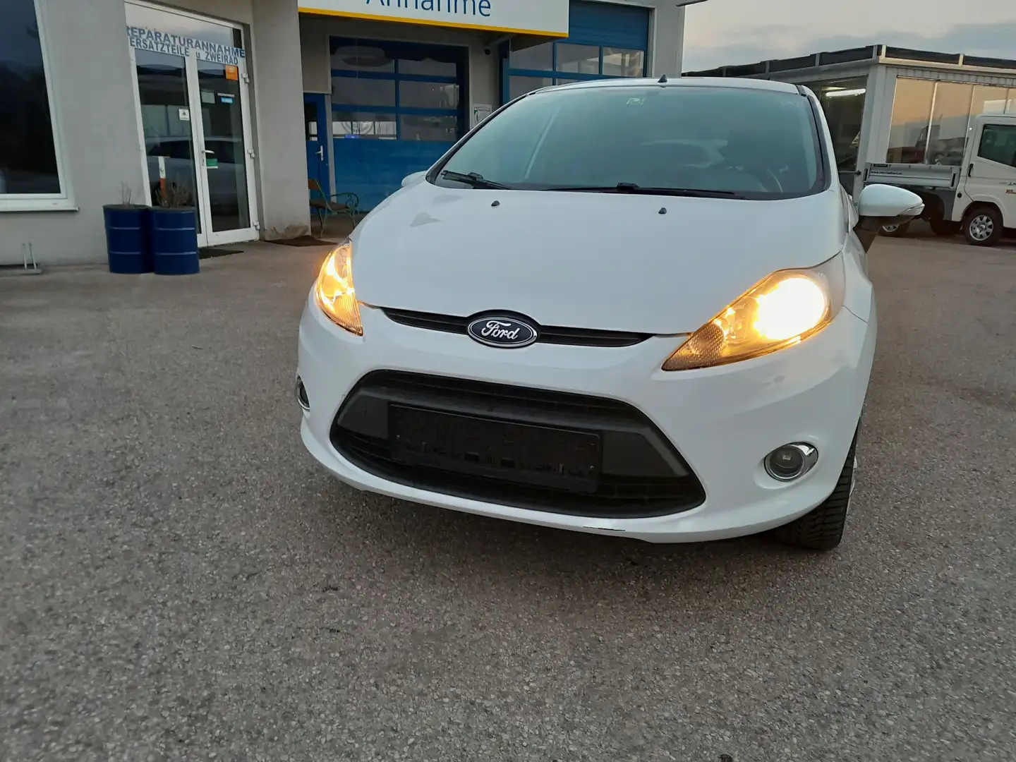 Ford Fiesta Trend 1,25  131.000km Weiß - 2