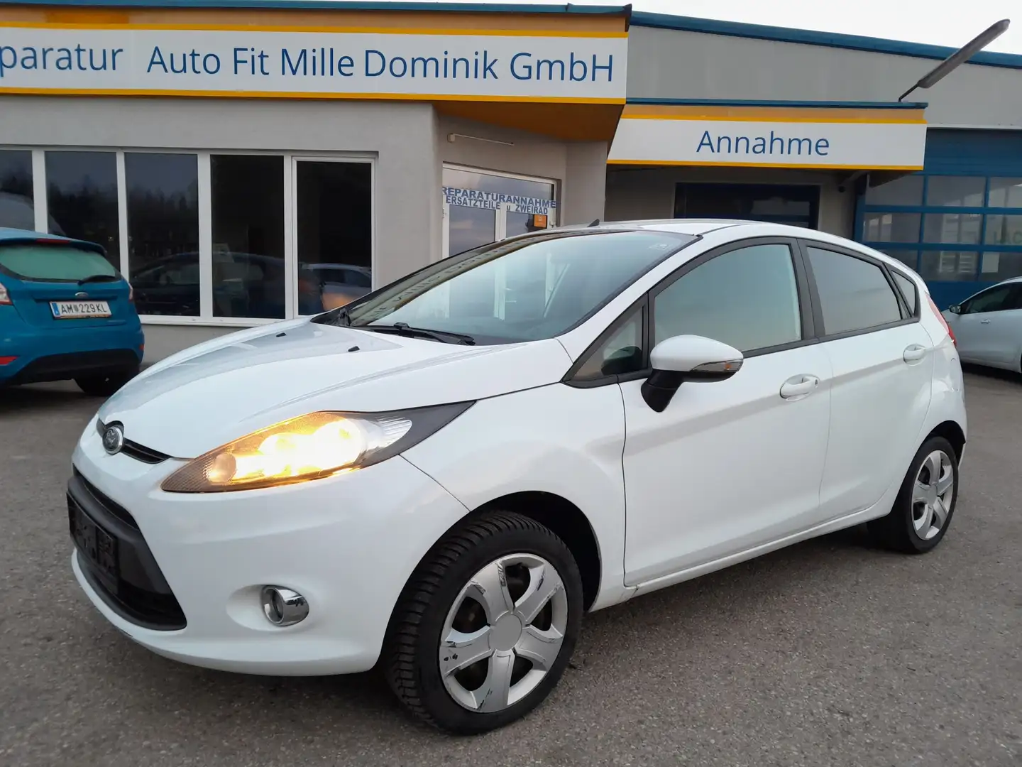 Ford Fiesta Trend 1,25  131.000km Weiß - 1