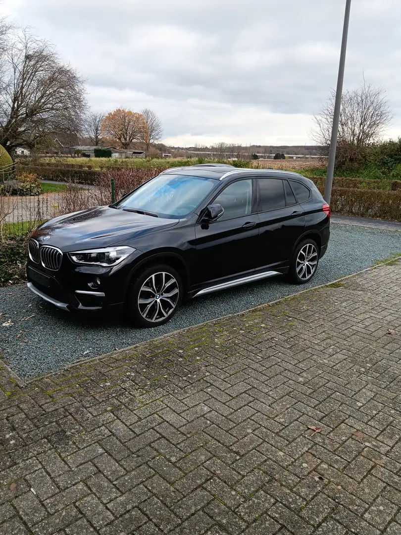 BMW X1 sDrive18d Aut. Zwart - 2