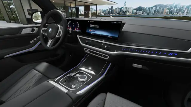 BMW X7 view 5