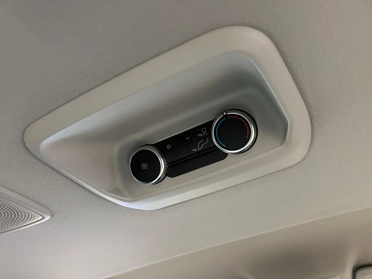 Ford Tourneo Custom 2026 — фото 10