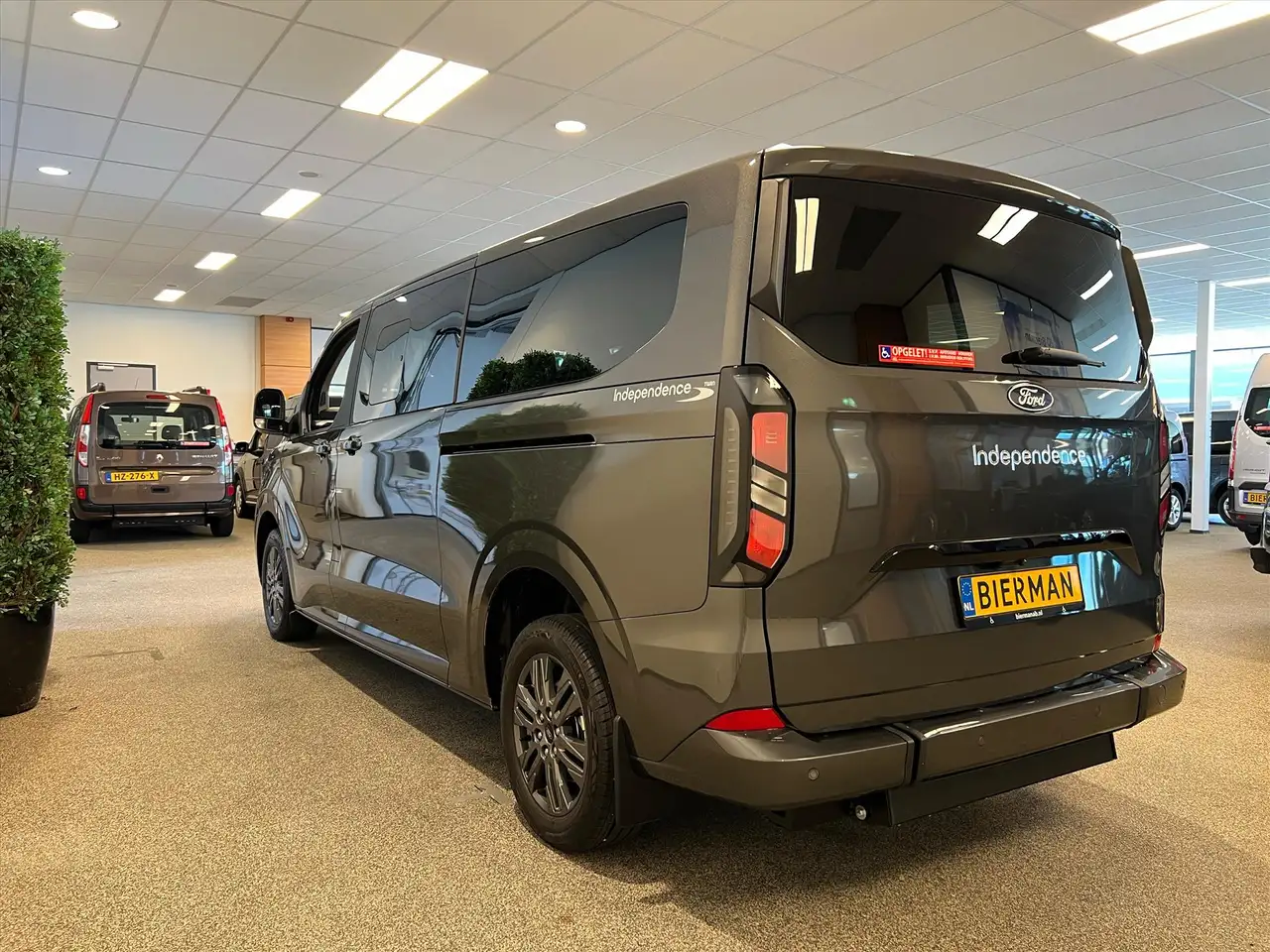Ford Tourneo Custom 2026 — фото 12