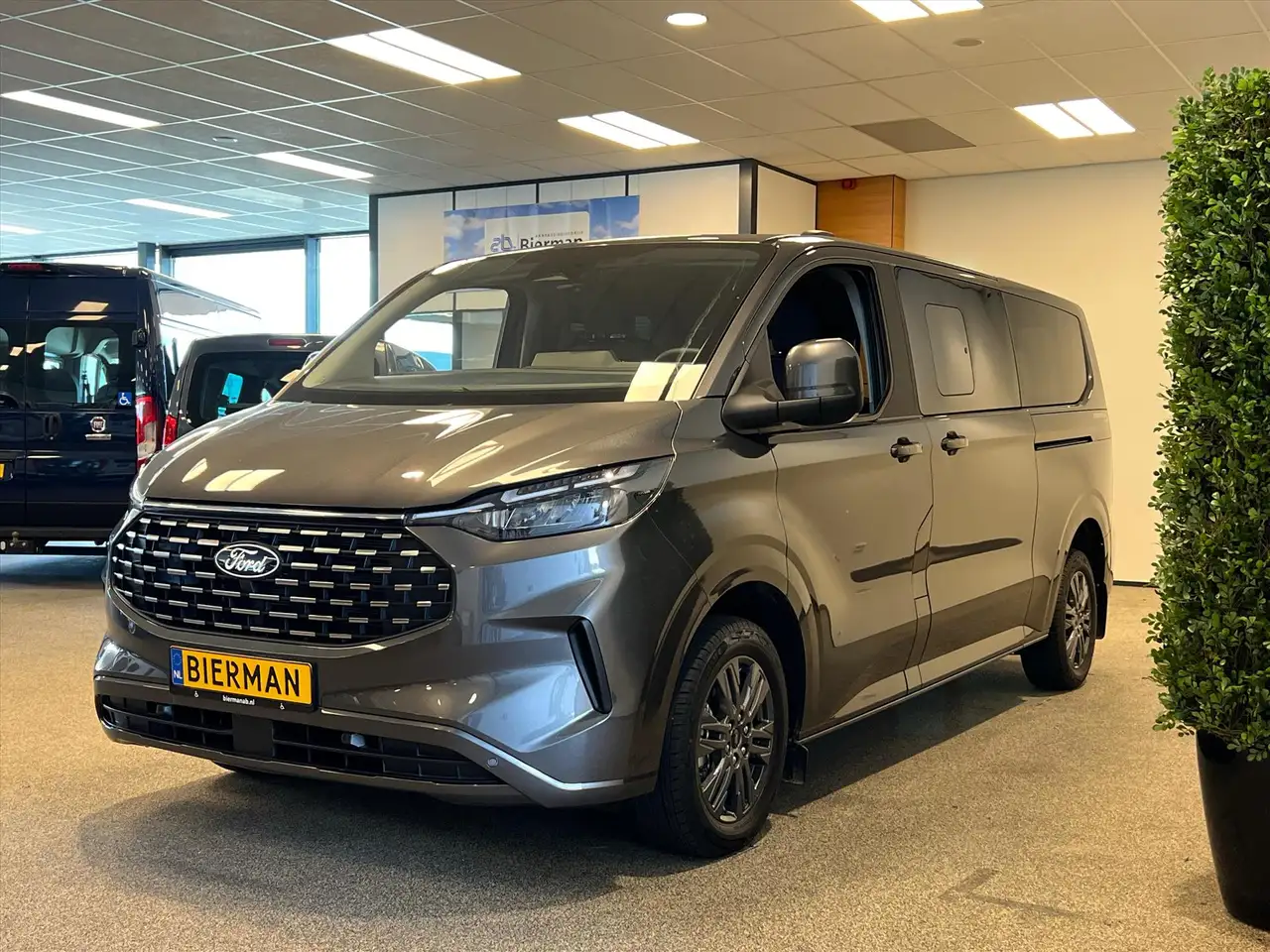 Ford Tourneo Custom 2026 — фото 13