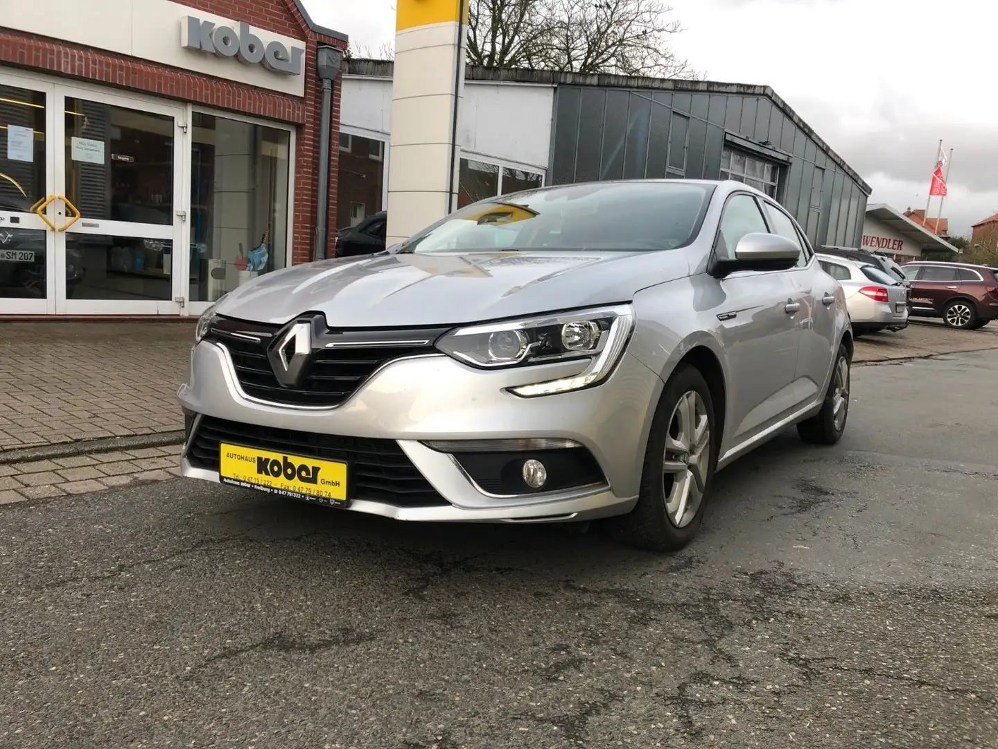 Renault Megane IV Lim. 5-trg. Experience AHK Grau - 1