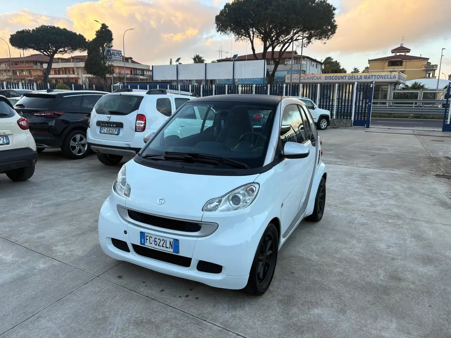 smart forTwo fortwo 1000 45 kW MHD coupé pure Weiß - 2