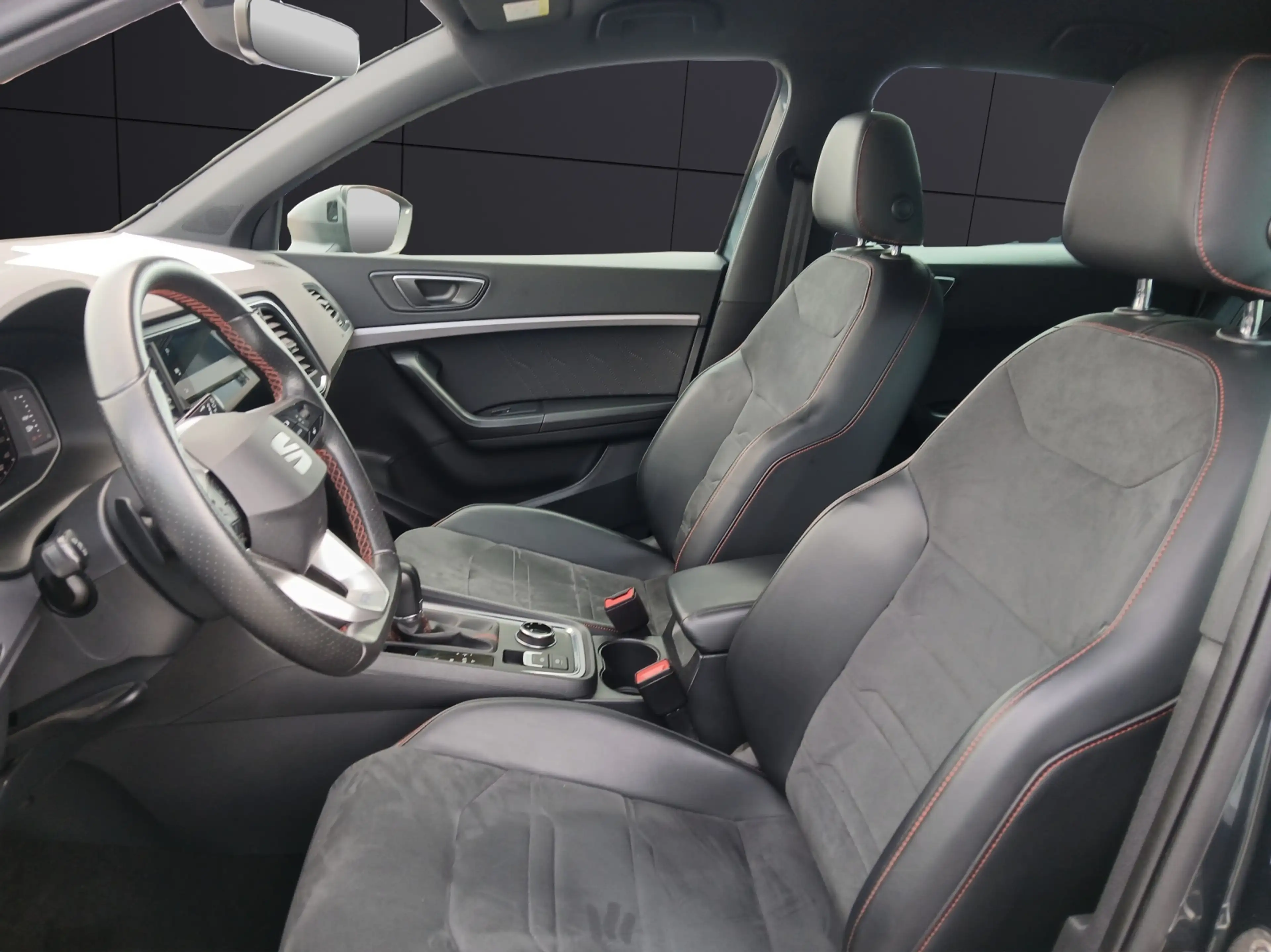 SEAT Ateca TDI FR DSG STHZG LED Navi AID ACC RFK SHZ — photo 10