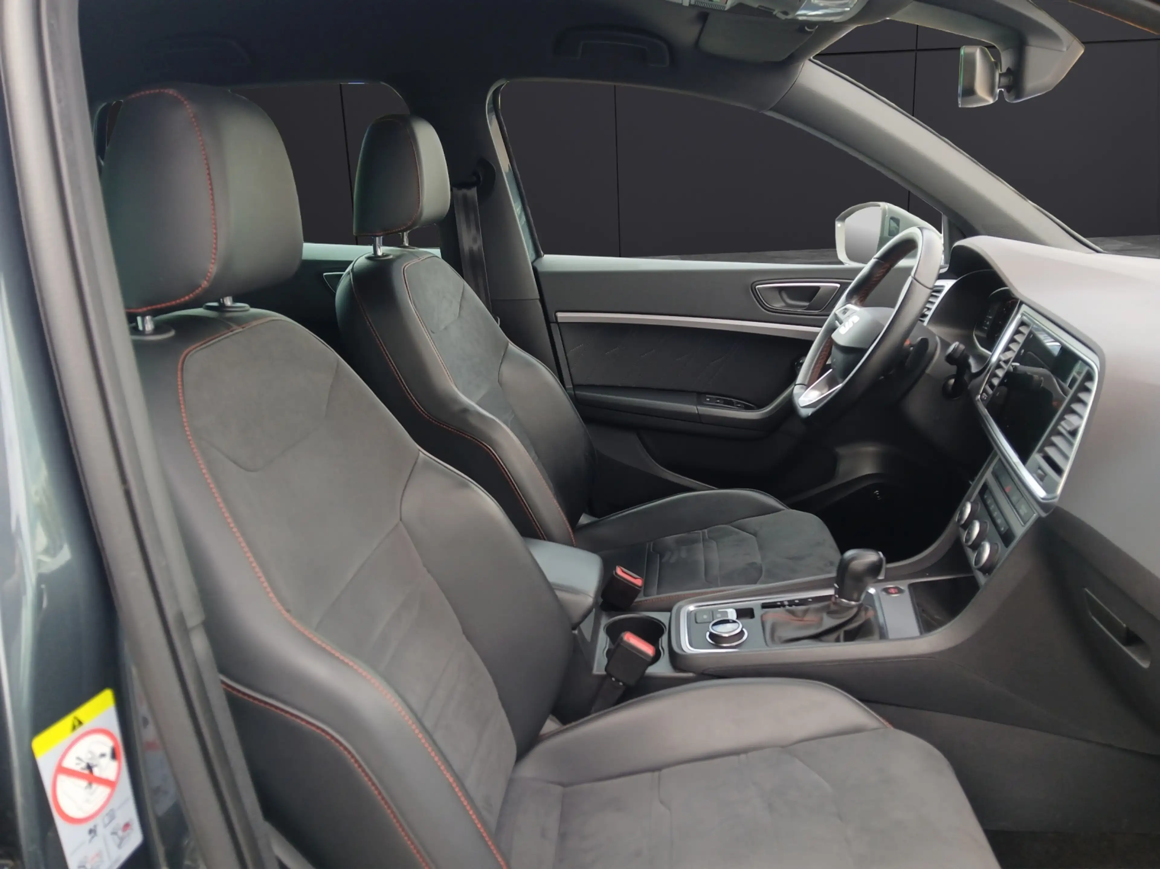 SEAT Ateca TDI FR DSG STHZG LED Navi AID ACC RFK SHZ — photo 12