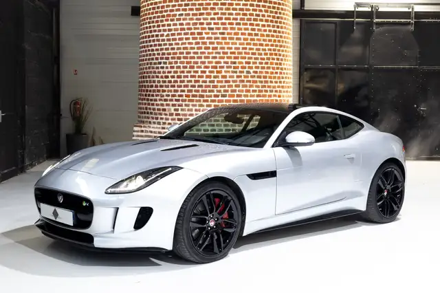 Jaguar F-Type R COUPÉ V8 550 CH