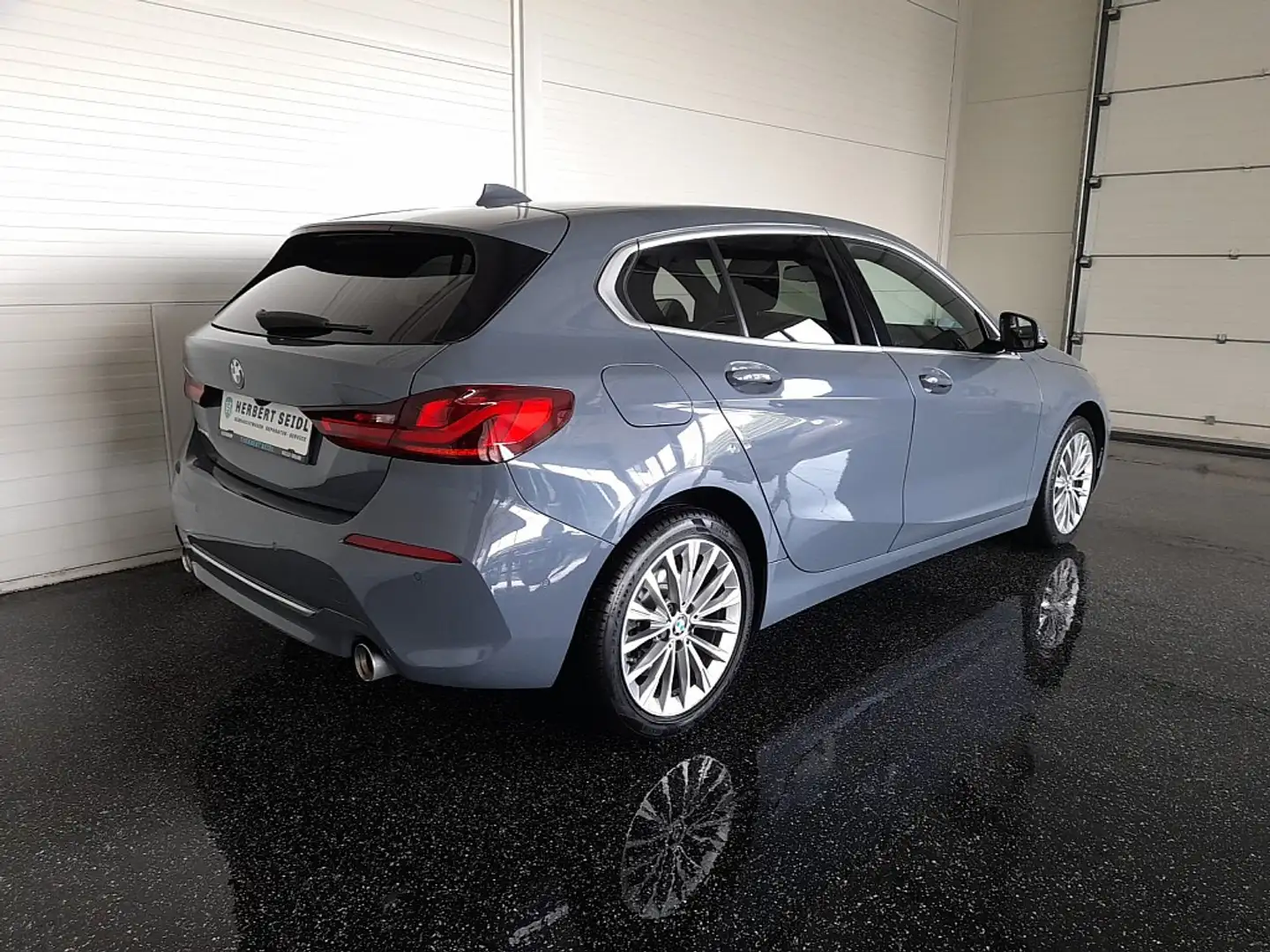 BMW 118 d LUXURY-LINE "BMW INDIVIDUAL" Aut. *VOLL LED /... Grau - 2