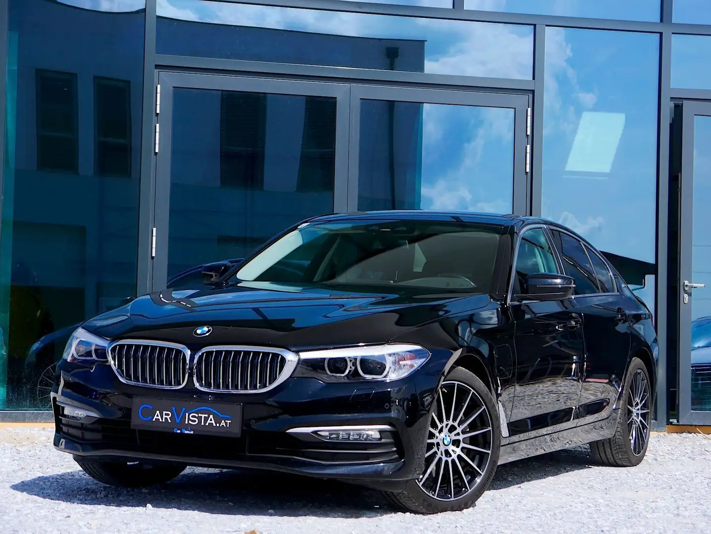 BMW 530 e Aut. Schwarz - 1