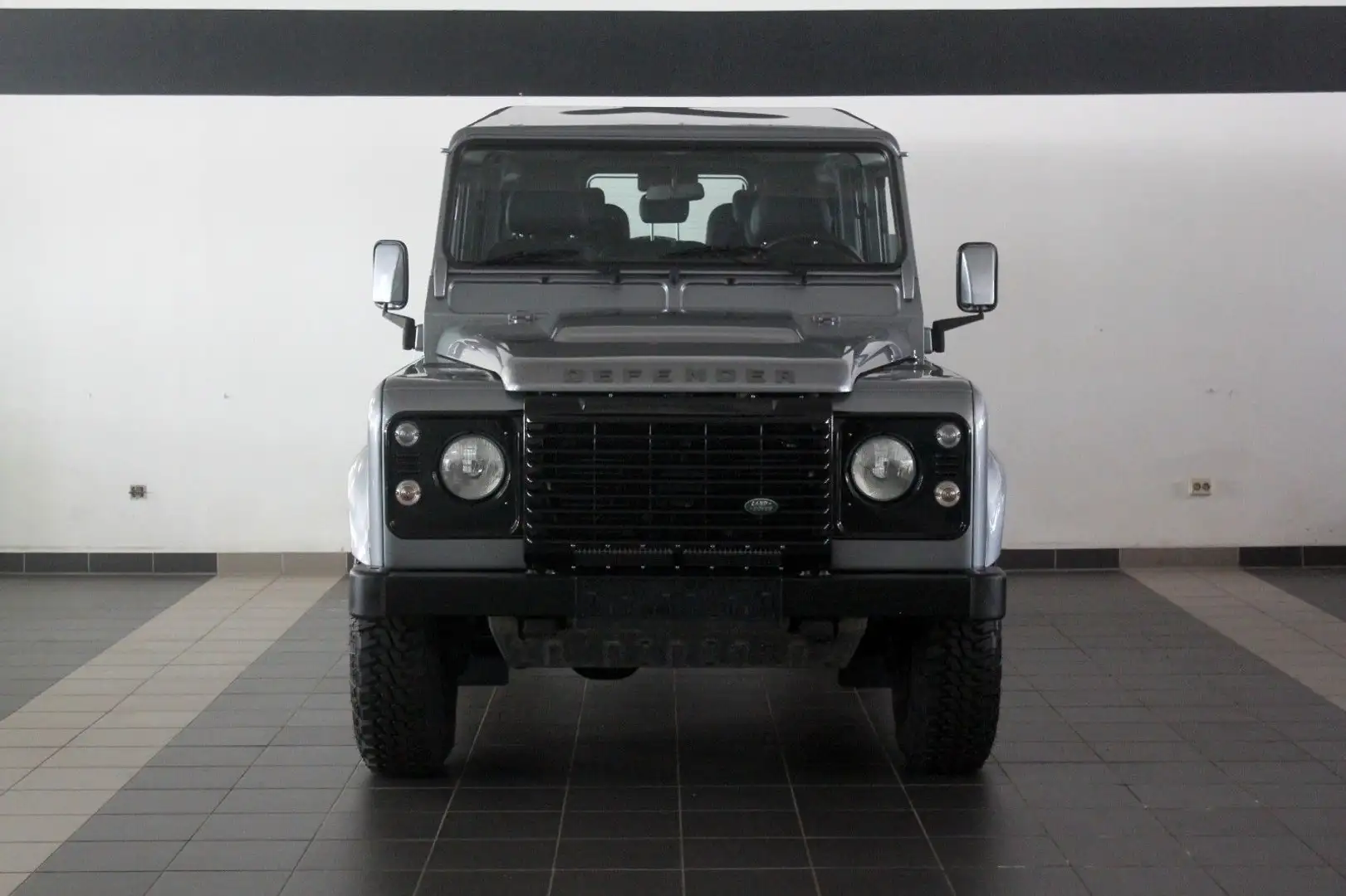 Land Rover Defender 110 TD4 7 Sitzer, 1.Hand, Top Zustand Gris - 2