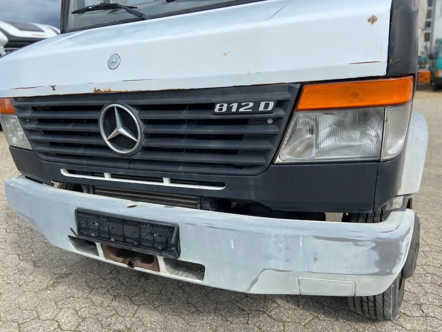 Mercedes-Benz Vario 812 D Schaltg. 2.9 TD 5 Zylinder,  Alu Pritsche Fekete - 2