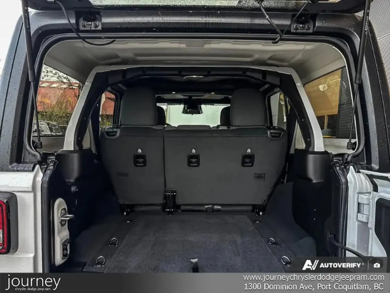 Jeep Wrangler снимка Jeep Wrangler