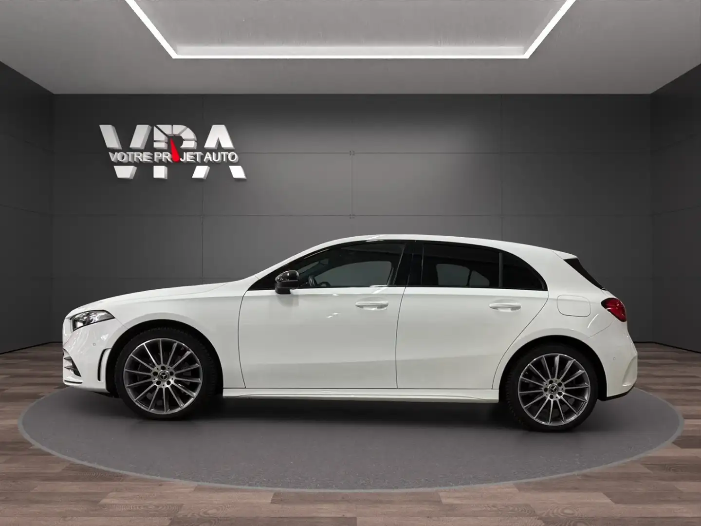 Mercedes-Benz A 250 A250 e · 218 ch · AMG Line Blanco - 2