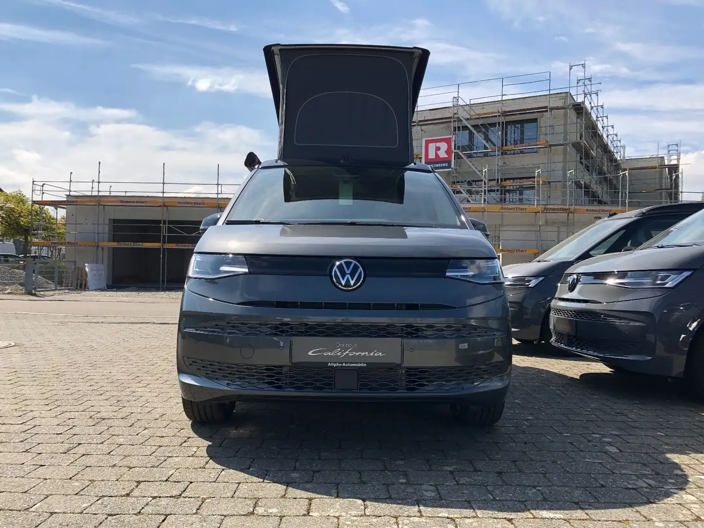 Volkswagen T7 California Beach Camper + AHK  - Lager ! Grau - 2
