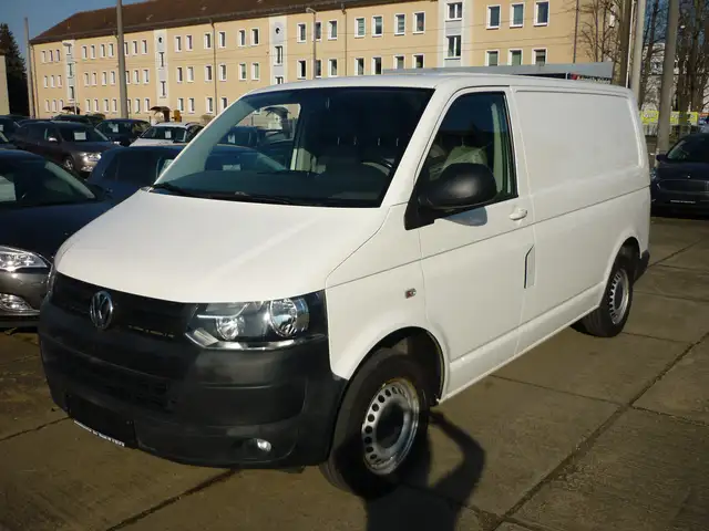 Volkswagen T5 Transporter Kasten 2.0 TDi Blue Motion LKW-Zulassung! AHK!