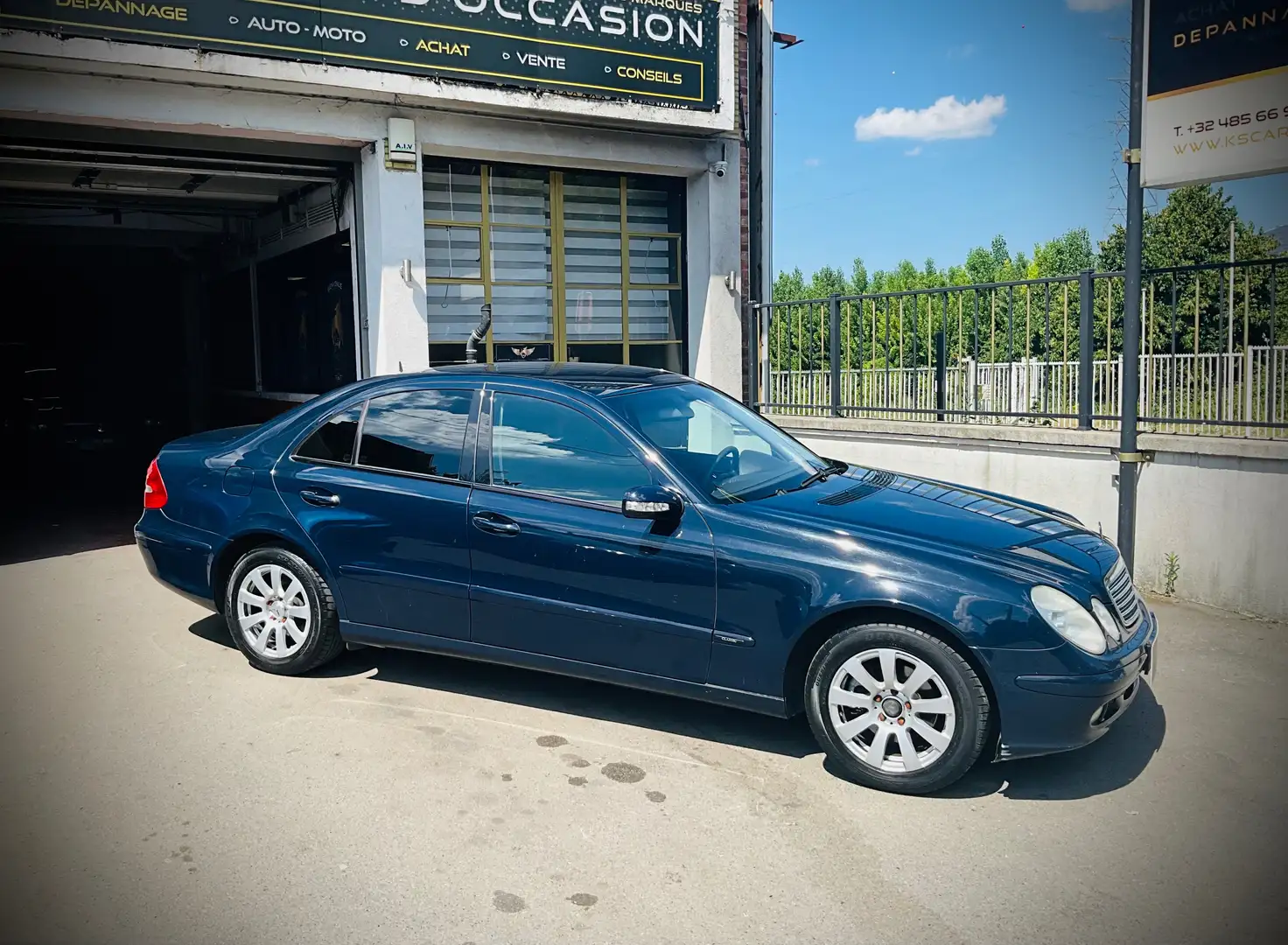 Mercedes-Benz E 270 E 270 CDI Avantgarde !!! OFFRE DU MOMENT !!! Bleu - 2
