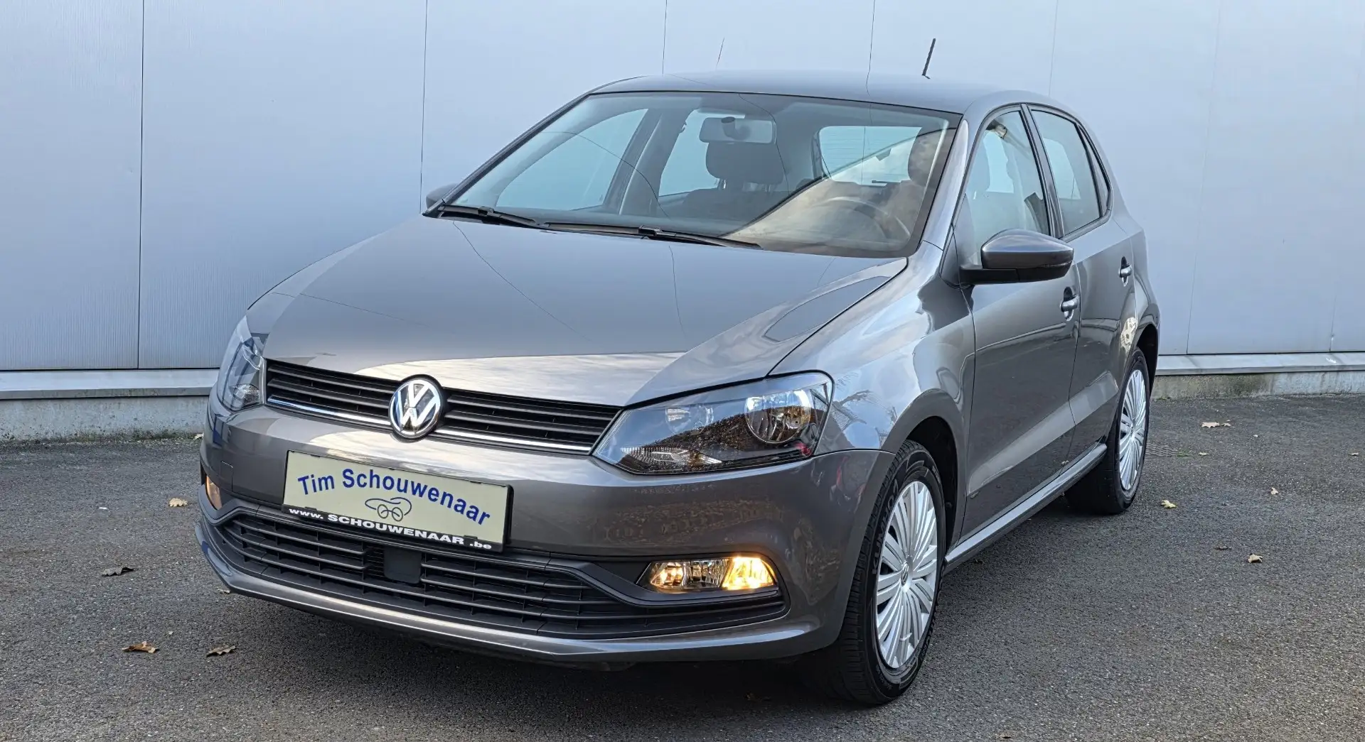 Volkswagen Polo 1.0 Trendline*42.176 KM* Met keuring en garantie Grijs - 1