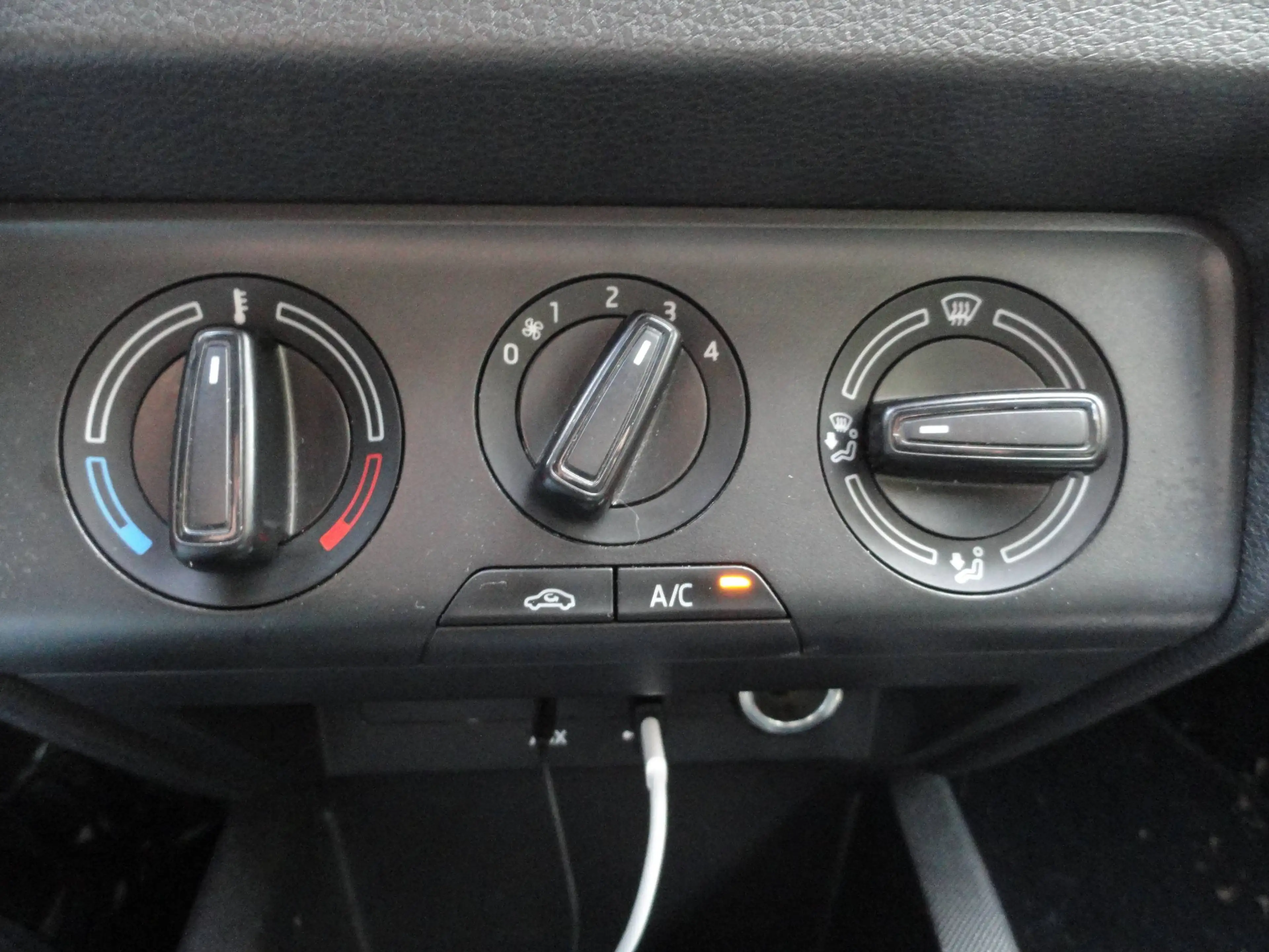 Skoda Fabia Ambition — photo 14
