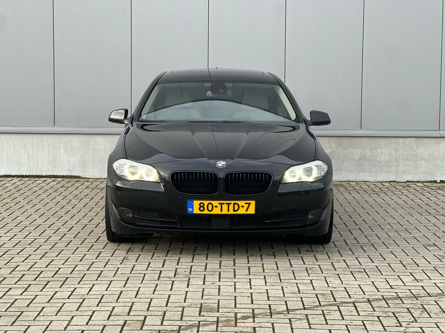 BMW 528 528i High Executive Zwart - 2
