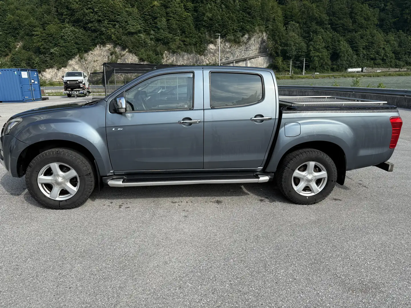 Isuzu D-Max Grau - 2