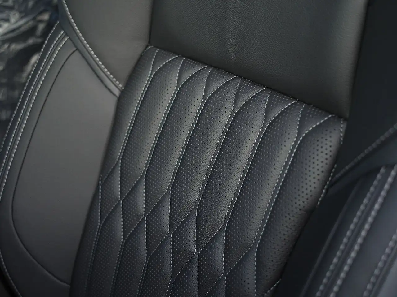 Mitsubishi Outlander снимка Mitsubishi Outlander
